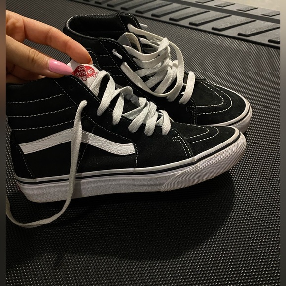 Girls Size 3 Vans High Tops. - Picture 2 of 5